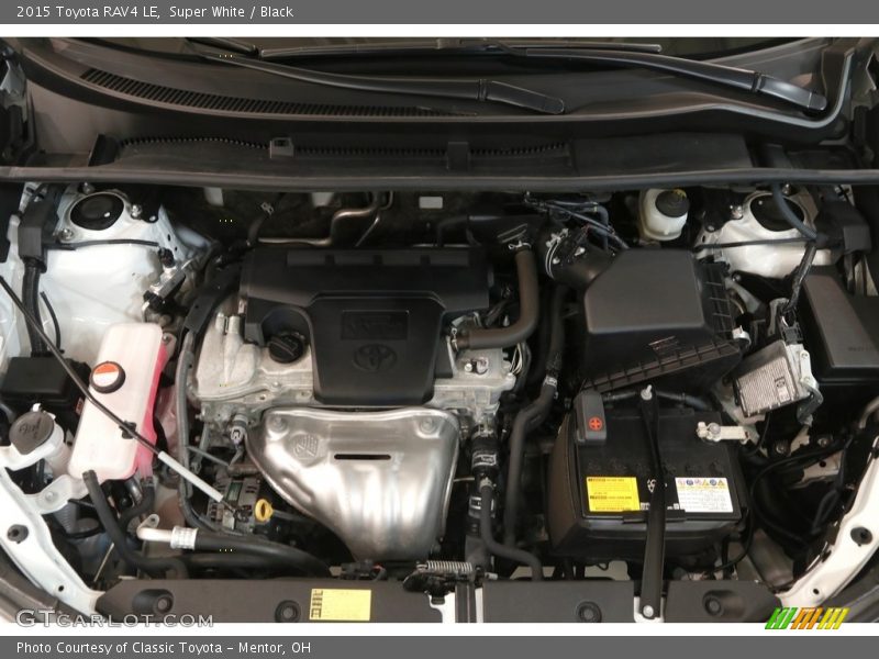 Super White / Black 2015 Toyota RAV4 LE