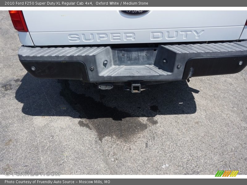 Oxford White / Medium Stone 2010 Ford F250 Super Duty XL Regular Cab 4x4