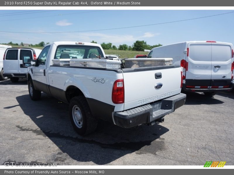 Oxford White / Medium Stone 2010 Ford F250 Super Duty XL Regular Cab 4x4