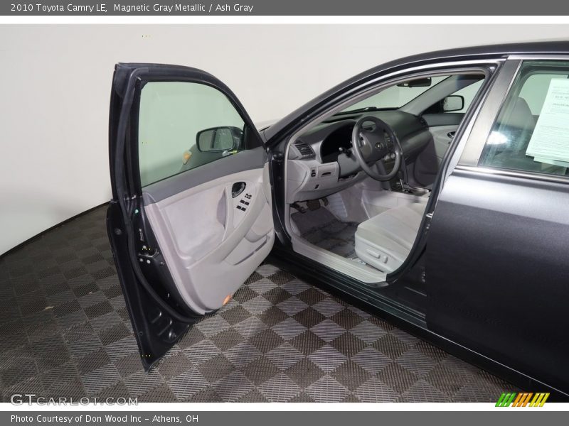 Magnetic Gray Metallic / Ash Gray 2010 Toyota Camry LE