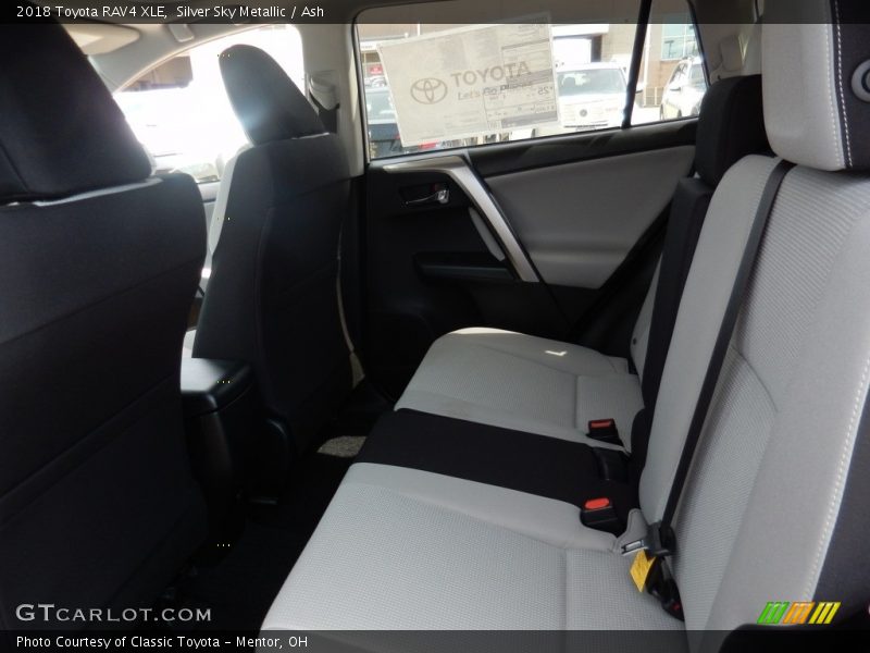 Silver Sky Metallic / Ash 2018 Toyota RAV4 XLE