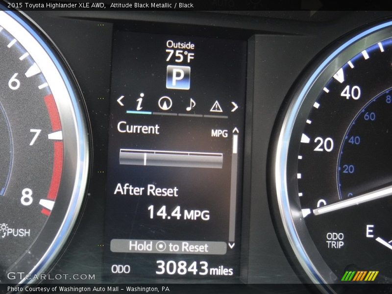 Attitude Black Metallic / Black 2015 Toyota Highlander XLE AWD