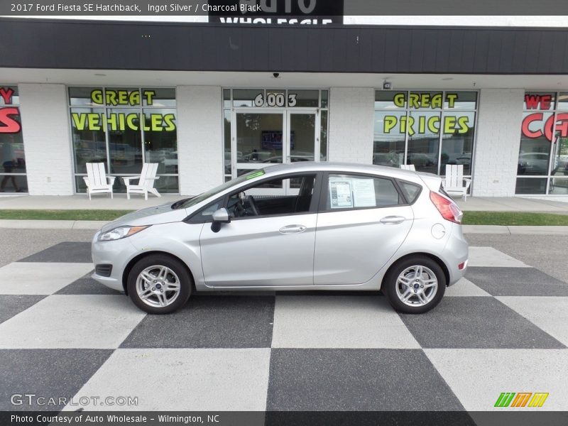 Ingot Silver / Charcoal Black 2017 Ford Fiesta SE Hatchback