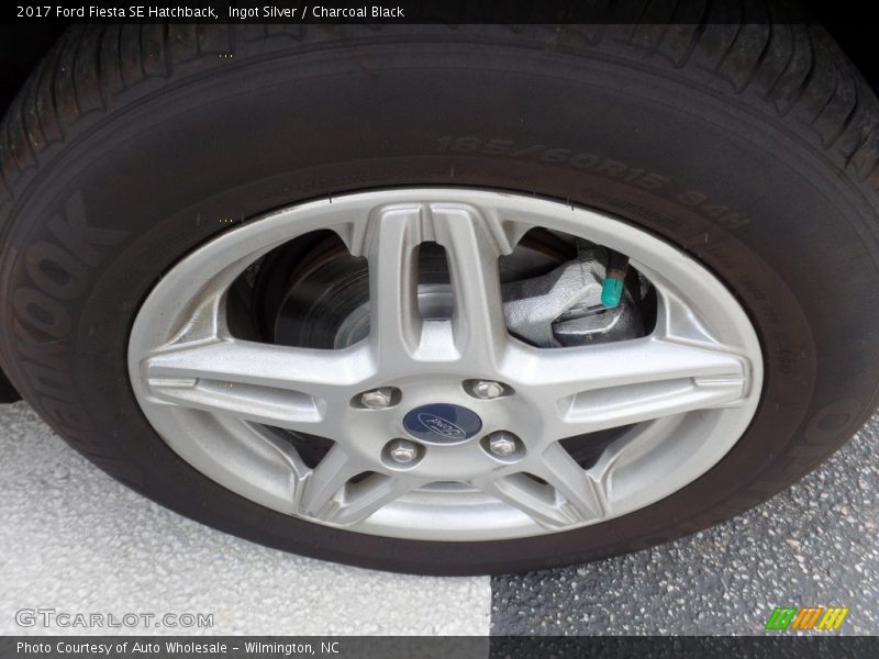 Ingot Silver / Charcoal Black 2017 Ford Fiesta SE Hatchback