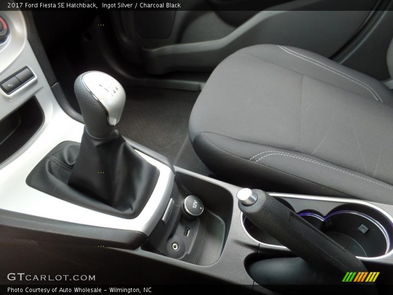 Ingot Silver / Charcoal Black 2017 Ford Fiesta SE Hatchback