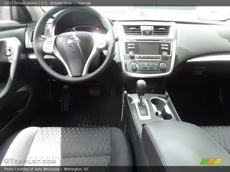 Brilliant Silver / Charcoal 2017 Nissan Altima 2.5 S