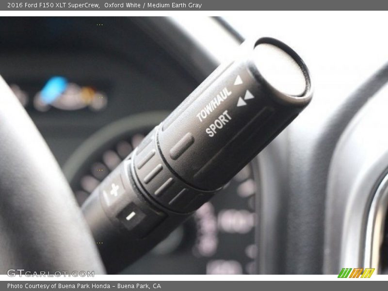 Oxford White / Medium Earth Gray 2016 Ford F150 XLT SuperCrew