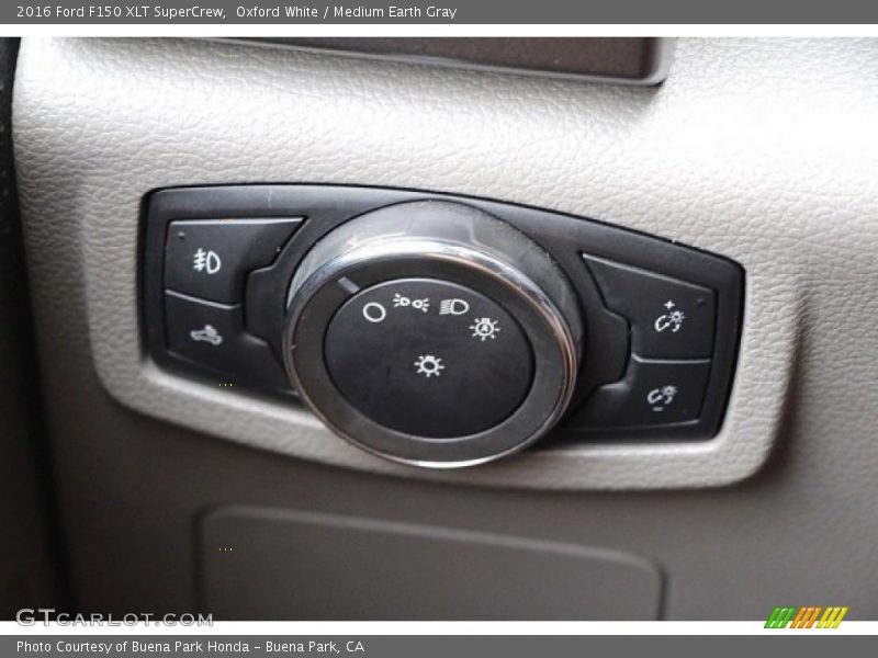 Oxford White / Medium Earth Gray 2016 Ford F150 XLT SuperCrew