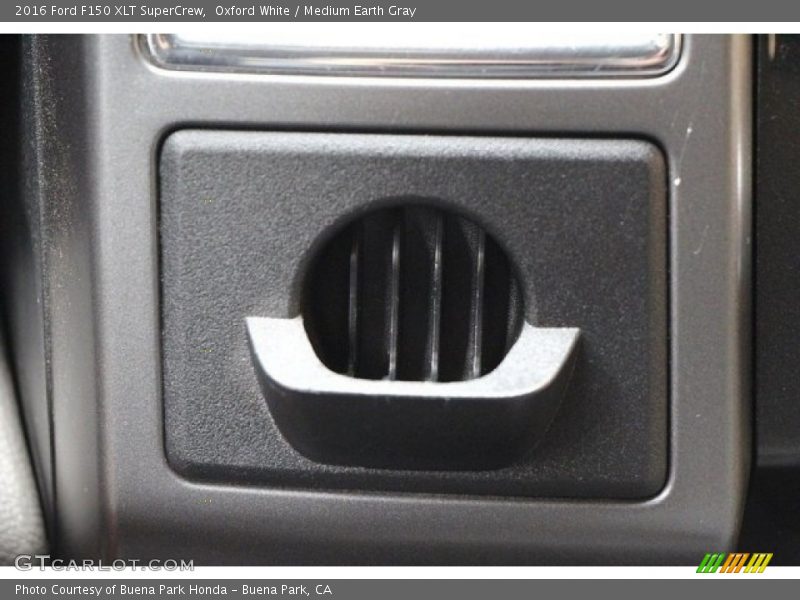 Oxford White / Medium Earth Gray 2016 Ford F150 XLT SuperCrew