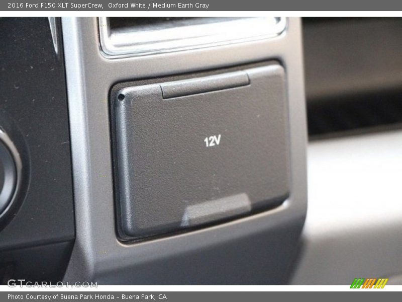 Oxford White / Medium Earth Gray 2016 Ford F150 XLT SuperCrew