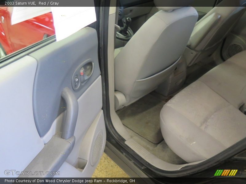Red / Gray 2003 Saturn VUE