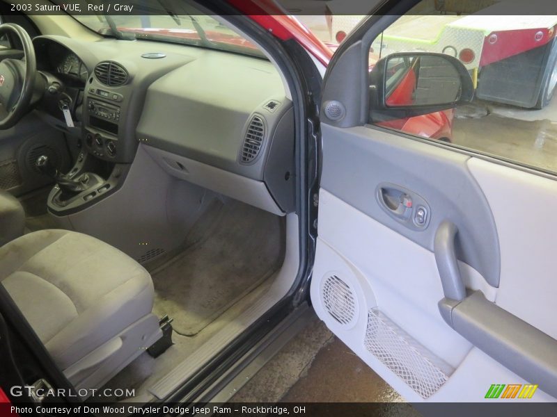 Red / Gray 2003 Saturn VUE