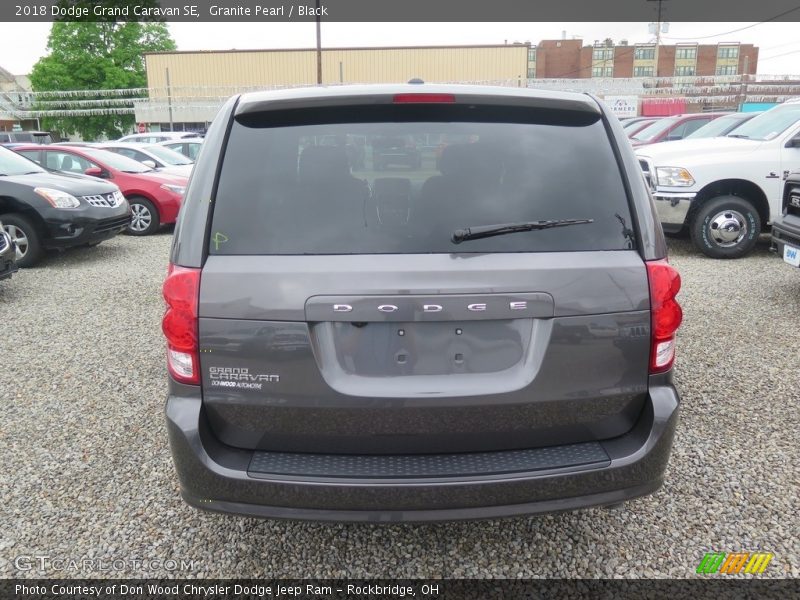 Granite Pearl / Black 2018 Dodge Grand Caravan SE