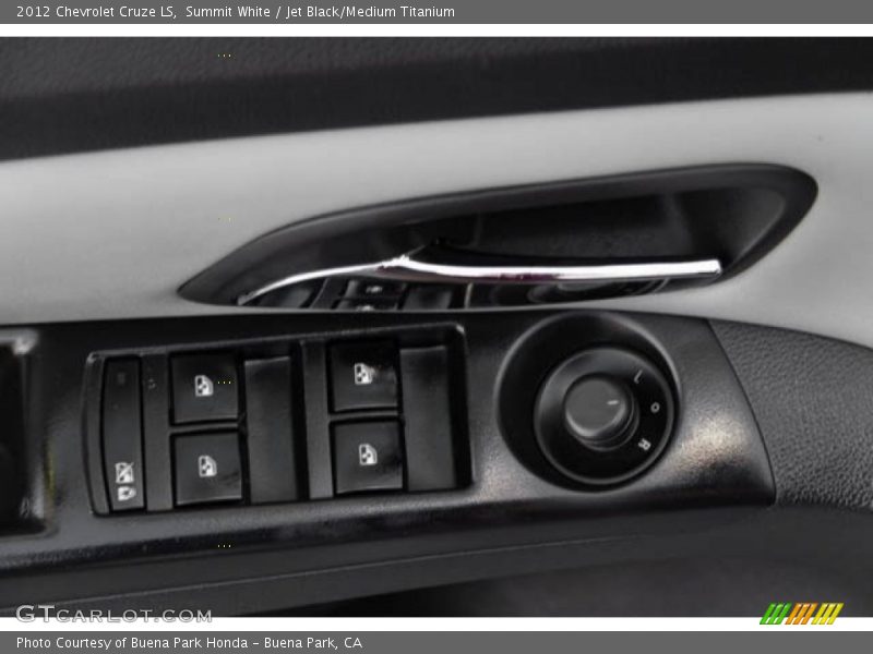Summit White / Jet Black/Medium Titanium 2012 Chevrolet Cruze LS