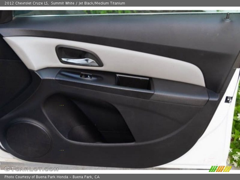 Summit White / Jet Black/Medium Titanium 2012 Chevrolet Cruze LS