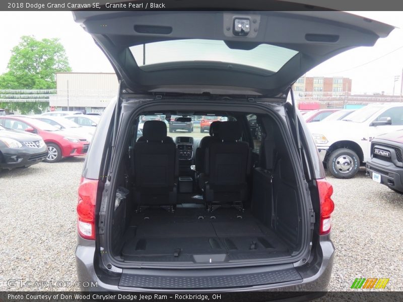 Granite Pearl / Black 2018 Dodge Grand Caravan SE