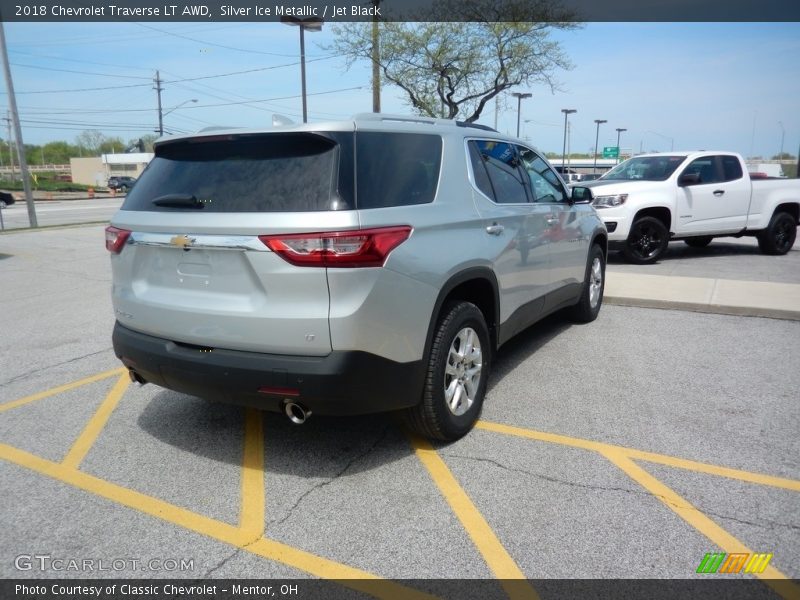 Silver Ice Metallic / Jet Black 2018 Chevrolet Traverse LT AWD