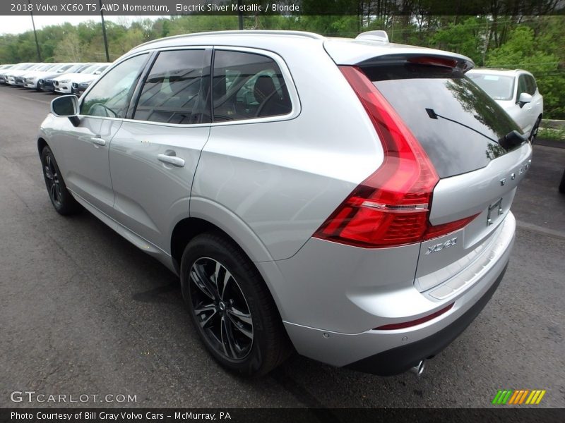 Electric Silver Metallic / Blonde 2018 Volvo XC60 T5 AWD Momentum