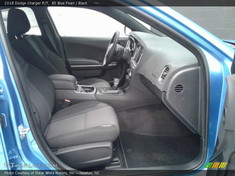 B5 Blue Pearl / Black 2018 Dodge Charger R/T