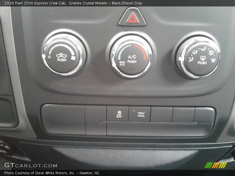Granite Crystal Metallic / Black/Diesel Gray 2018 Ram 1500 Express Crew Cab