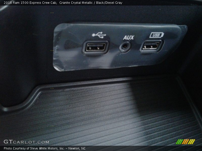 Granite Crystal Metallic / Black/Diesel Gray 2018 Ram 1500 Express Crew Cab