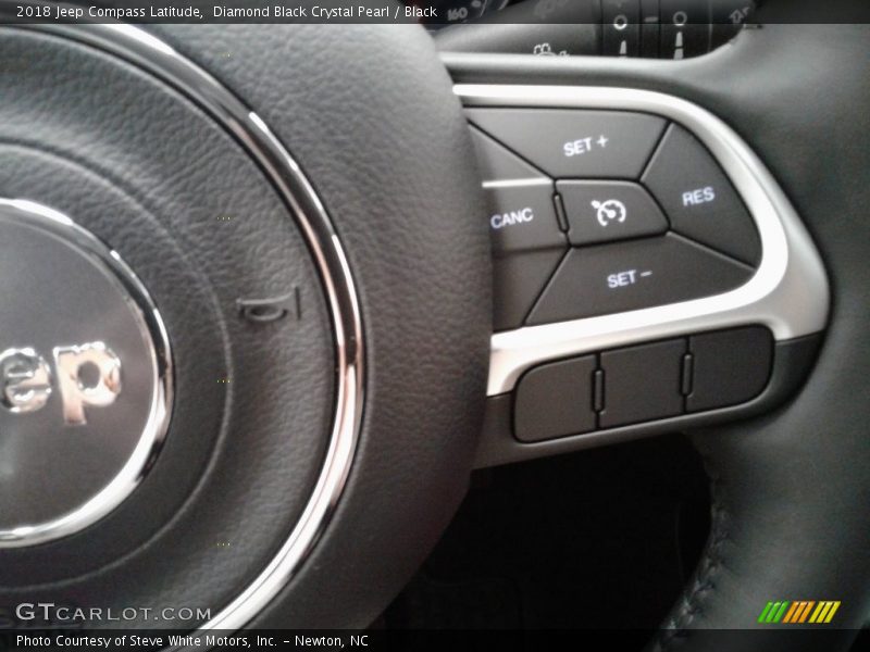 Diamond Black Crystal Pearl / Black 2018 Jeep Compass Latitude
