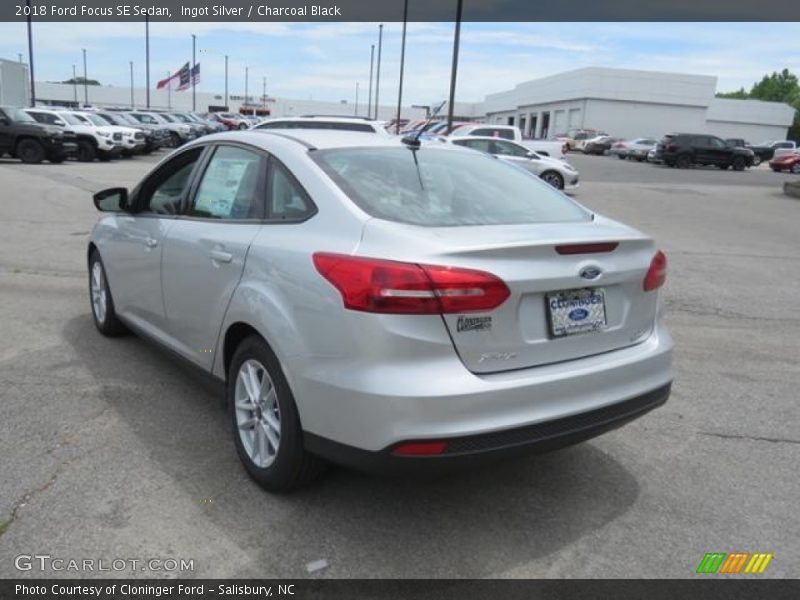 Ingot Silver / Charcoal Black 2018 Ford Focus SE Sedan