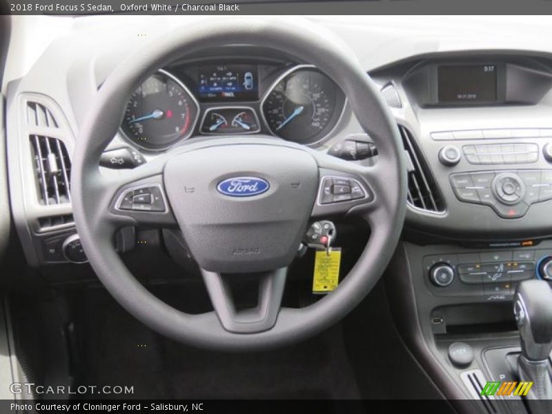Oxford White / Charcoal Black 2018 Ford Focus S Sedan