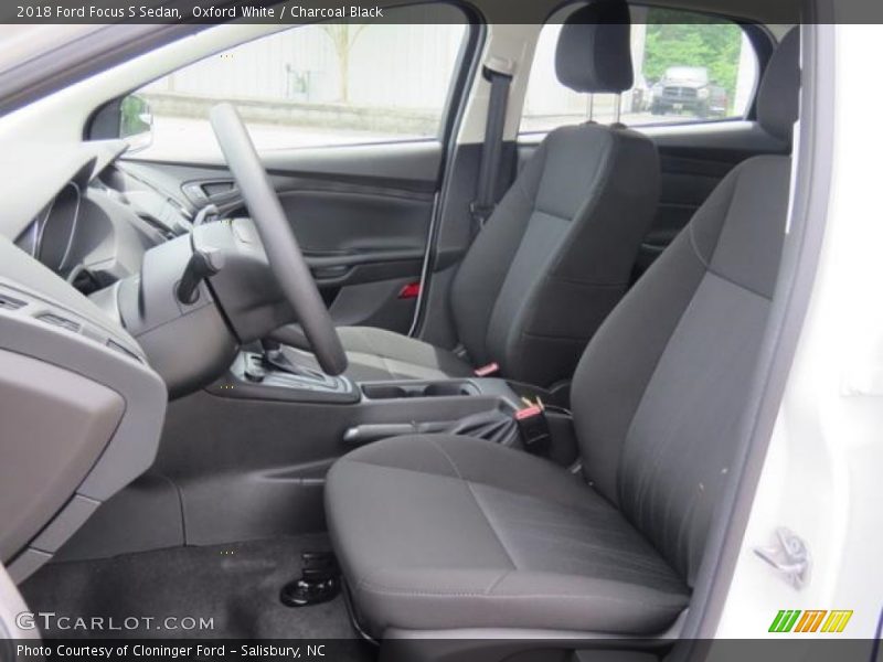 Oxford White / Charcoal Black 2018 Ford Focus S Sedan