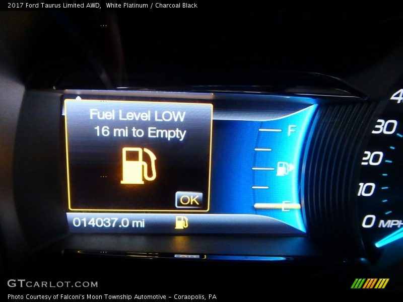 White Platinum / Charcoal Black 2017 Ford Taurus Limited AWD