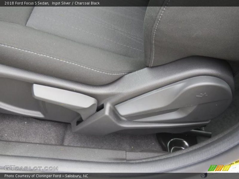 Ingot Silver / Charcoal Black 2018 Ford Focus S Sedan