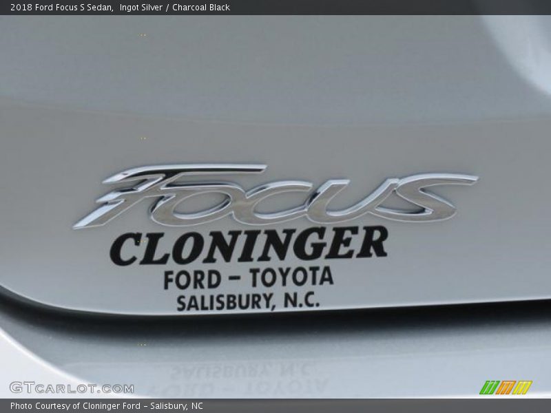 Ingot Silver / Charcoal Black 2018 Ford Focus S Sedan