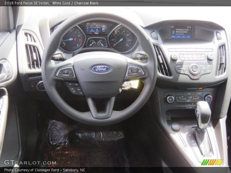 White Gold / Charcoal Black 2018 Ford Focus SE Sedan