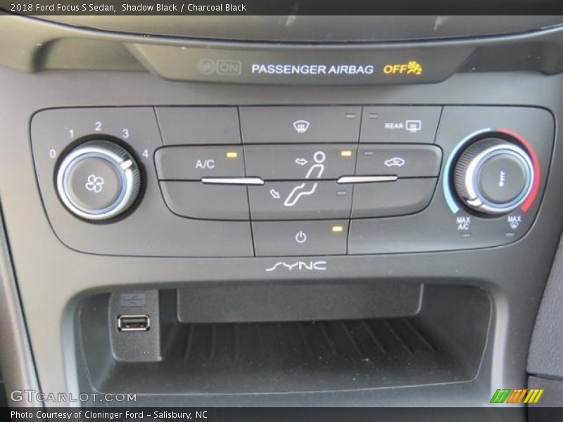 Shadow Black / Charcoal Black 2018 Ford Focus S Sedan