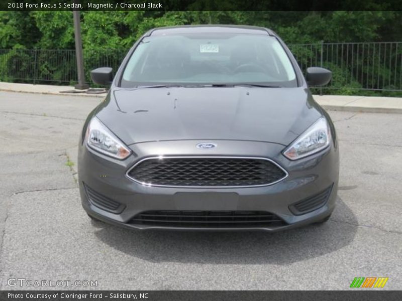 Magnetic / Charcoal Black 2018 Ford Focus S Sedan