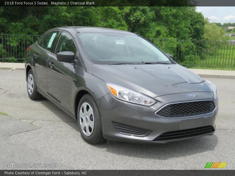 Magnetic / Charcoal Black 2018 Ford Focus S Sedan