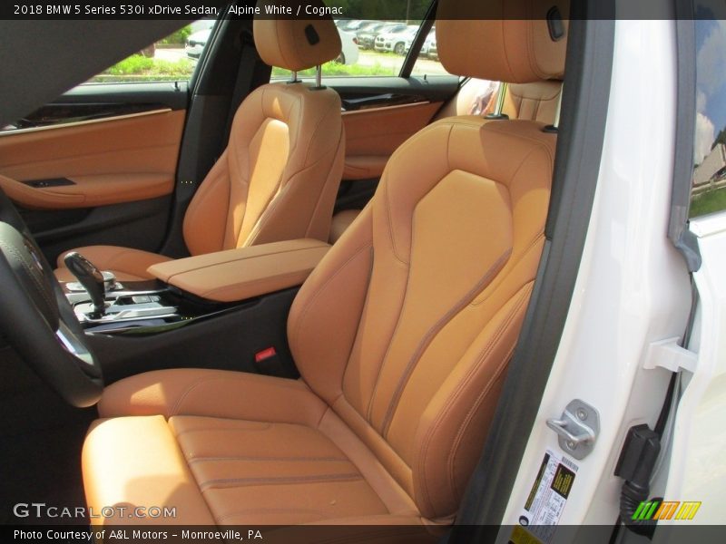 Alpine White / Cognac 2018 BMW 5 Series 530i xDrive Sedan