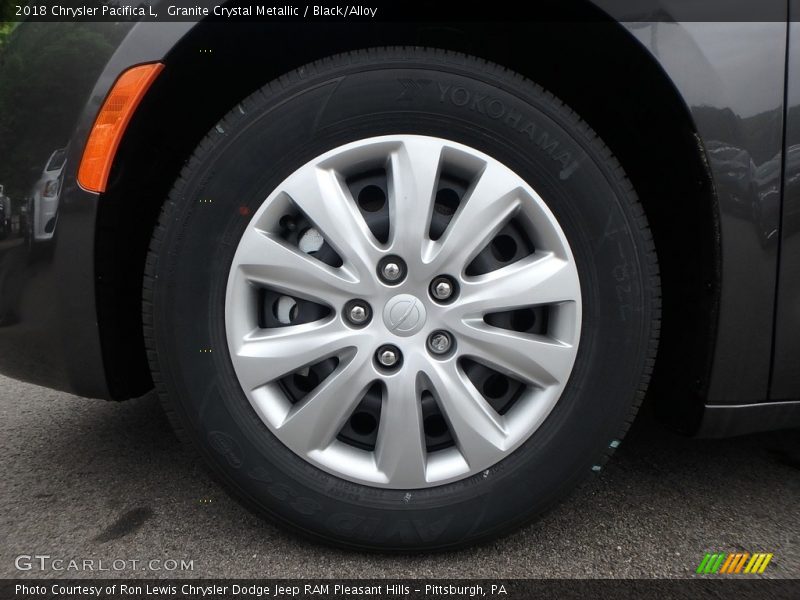 Granite Crystal Metallic / Black/Alloy 2018 Chrysler Pacifica L