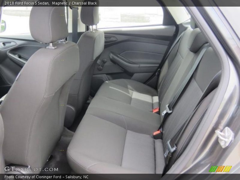 Magnetic / Charcoal Black 2018 Ford Focus S Sedan