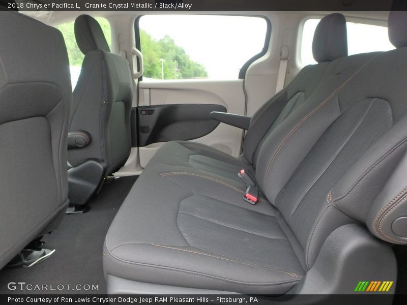 Granite Crystal Metallic / Black/Alloy 2018 Chrysler Pacifica L