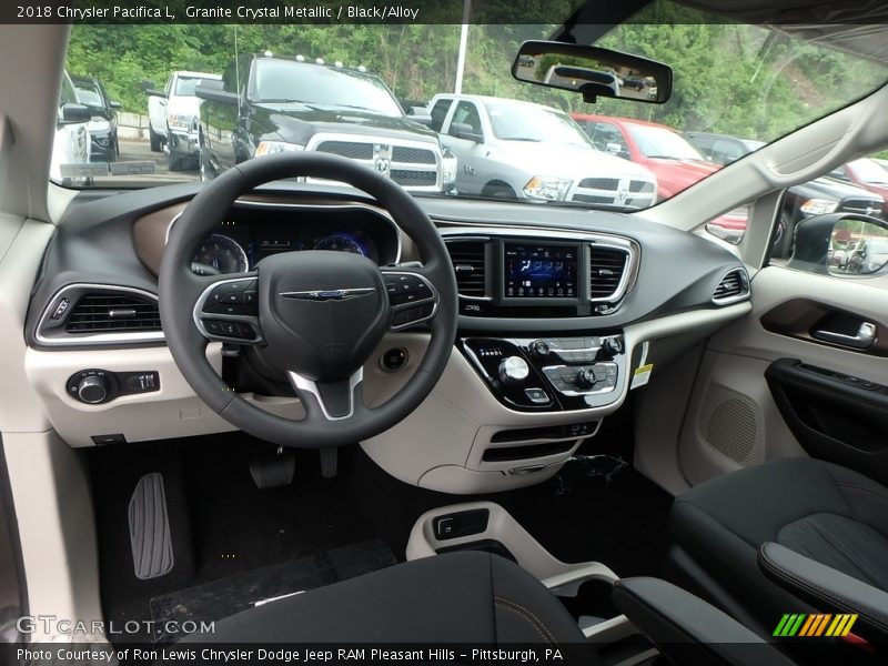 Granite Crystal Metallic / Black/Alloy 2018 Chrysler Pacifica L