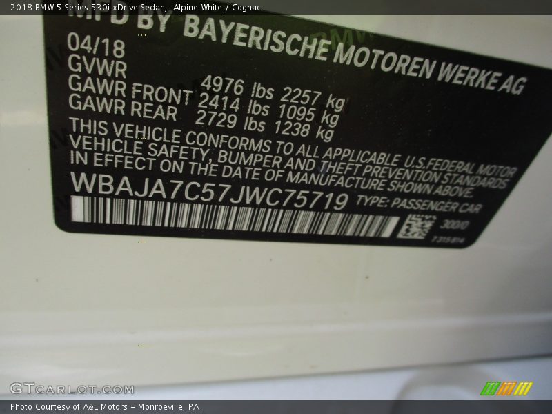 Alpine White / Cognac 2018 BMW 5 Series 530i xDrive Sedan