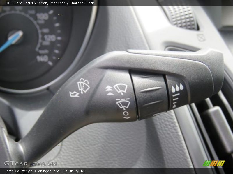 Magnetic / Charcoal Black 2018 Ford Focus S Sedan