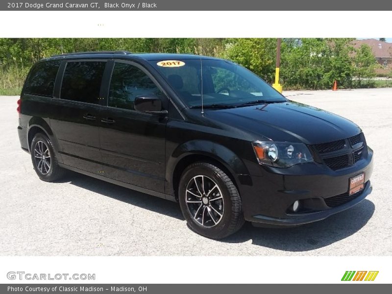 Black Onyx / Black 2017 Dodge Grand Caravan GT