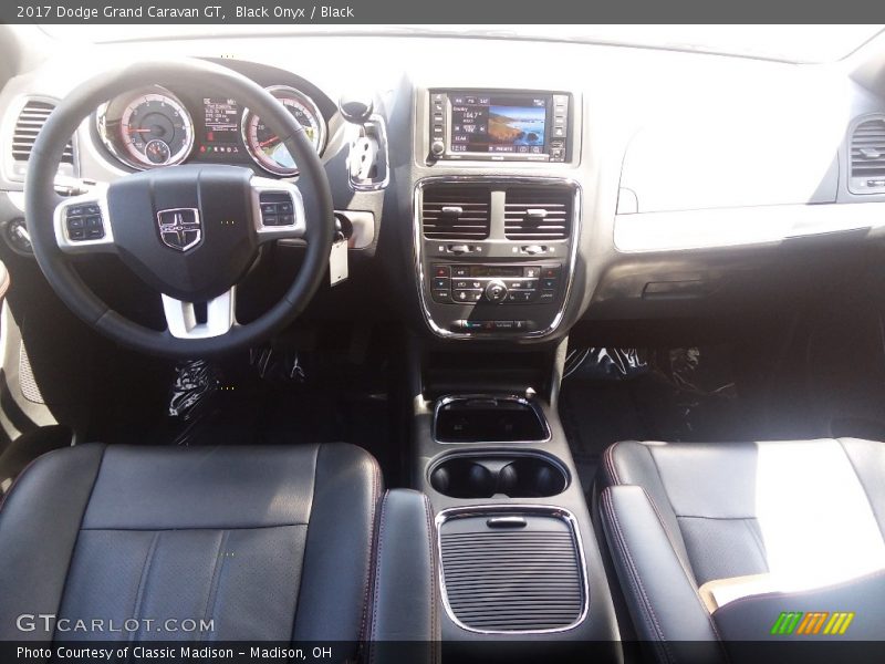 Black Onyx / Black 2017 Dodge Grand Caravan GT