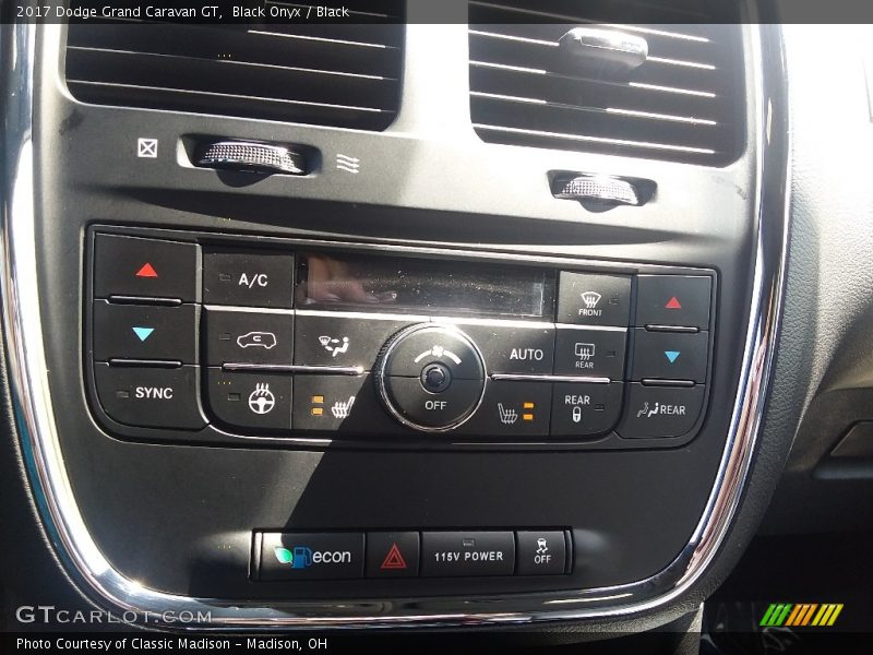 Black Onyx / Black 2017 Dodge Grand Caravan GT