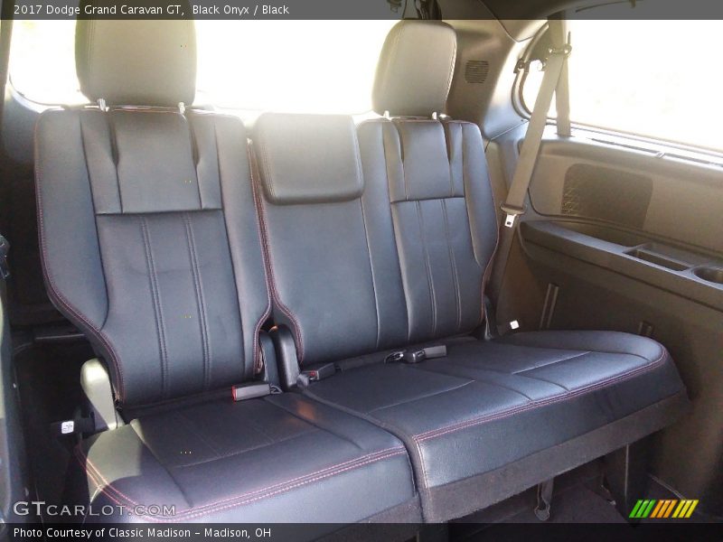 Black Onyx / Black 2017 Dodge Grand Caravan GT