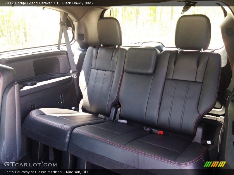 Black Onyx / Black 2017 Dodge Grand Caravan GT