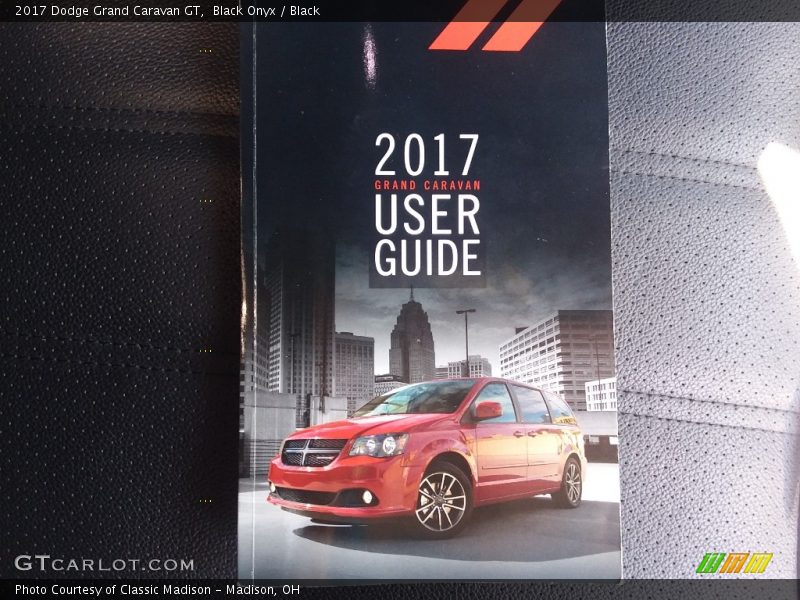 Black Onyx / Black 2017 Dodge Grand Caravan GT