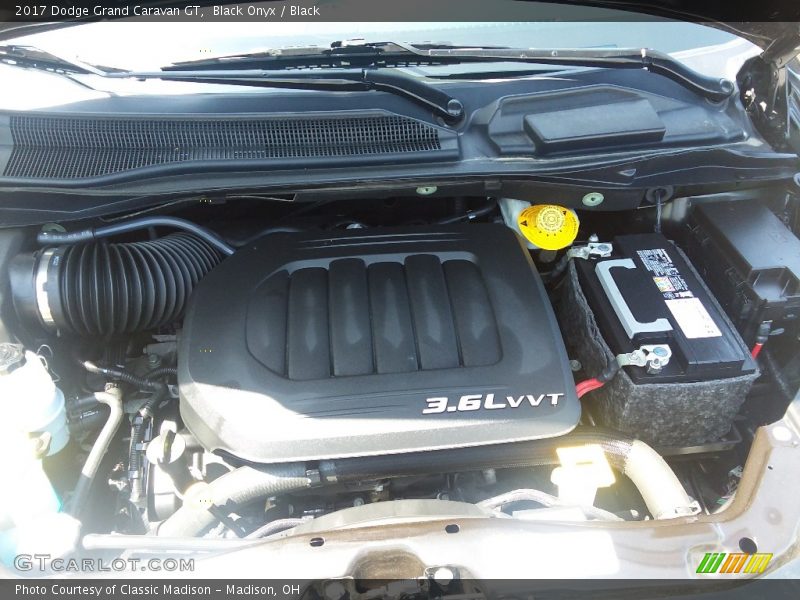 Black Onyx / Black 2017 Dodge Grand Caravan GT